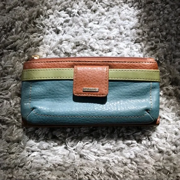 Fossil wallet sale deals